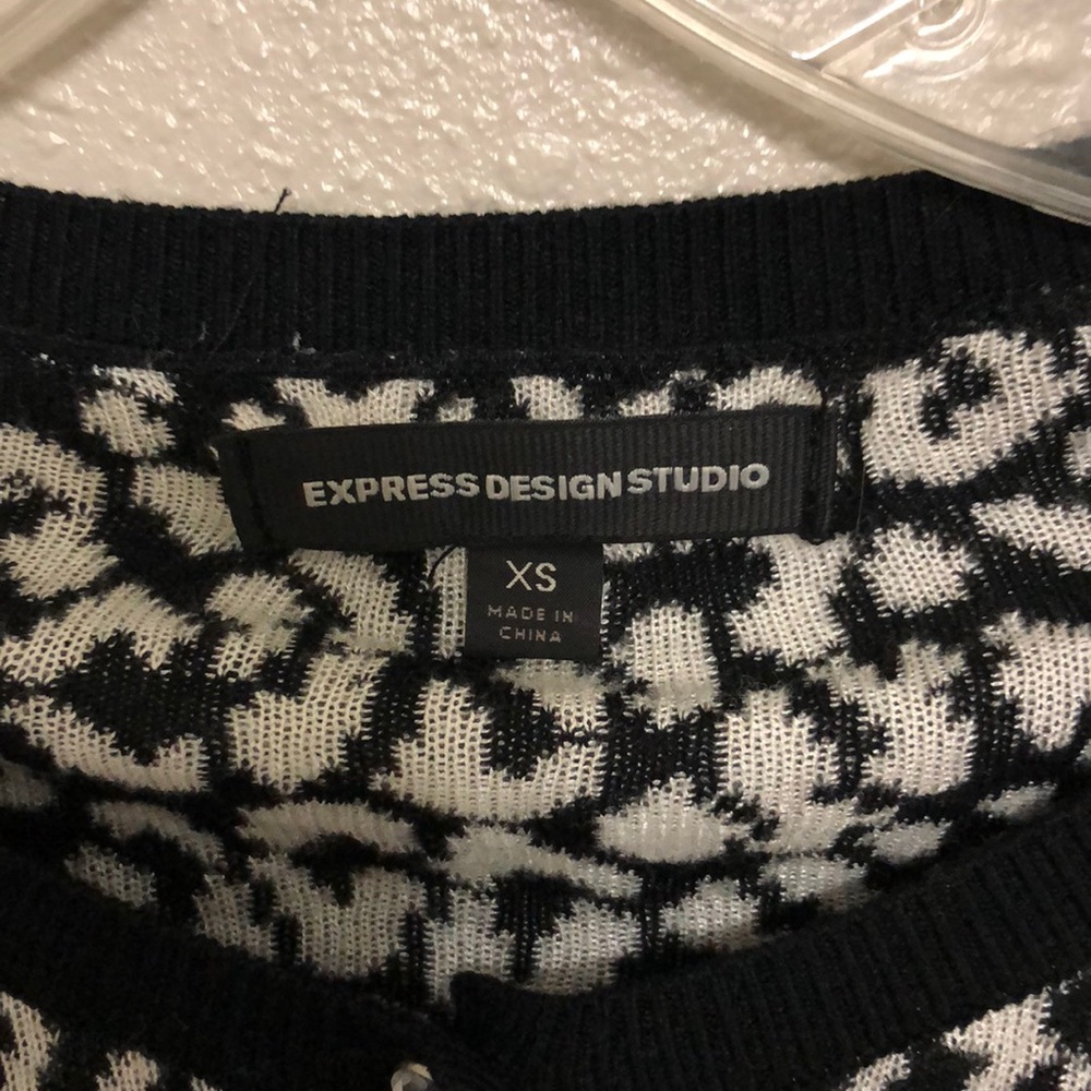 Express sweater - Picture 3 of 5